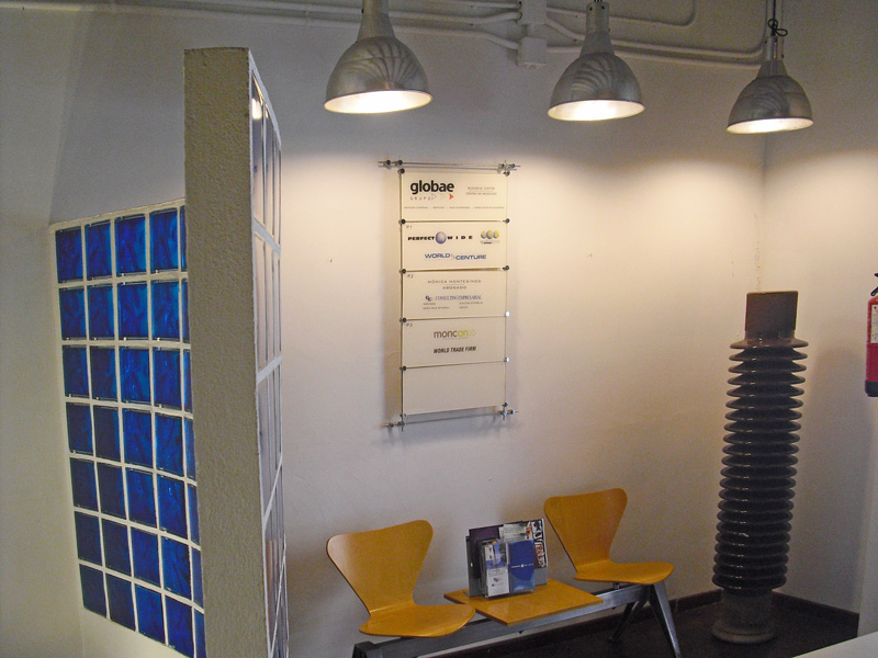 Entrada y secretariado de EspacioBase Coworking en Castellón